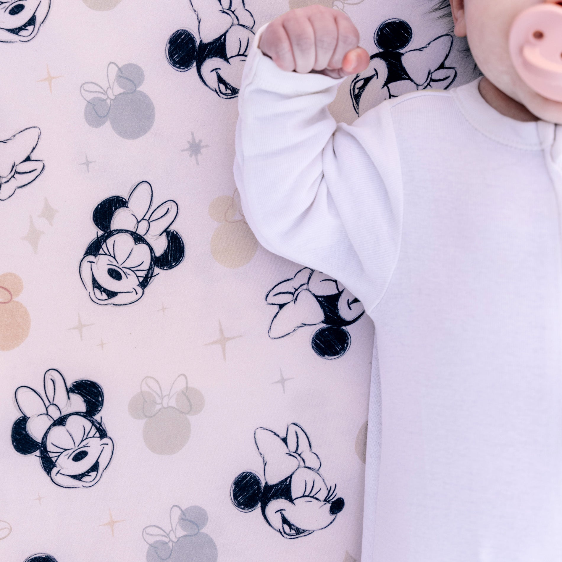 DISNEY MINNIE MOUSE PRETTY IN PINK BLANKET