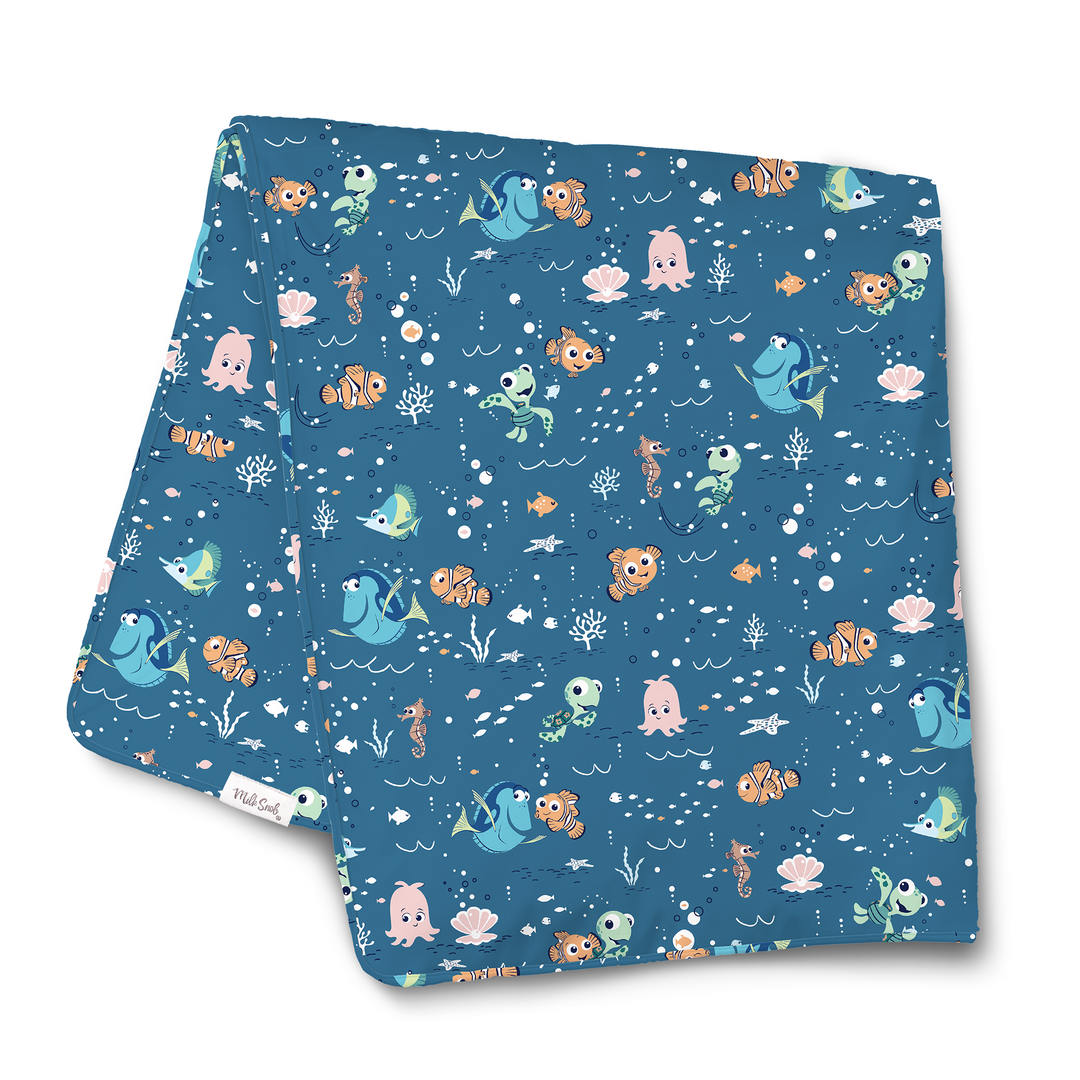 DISNEY AND PIXAR FINDING NEMO OVERSIZED BLANKET