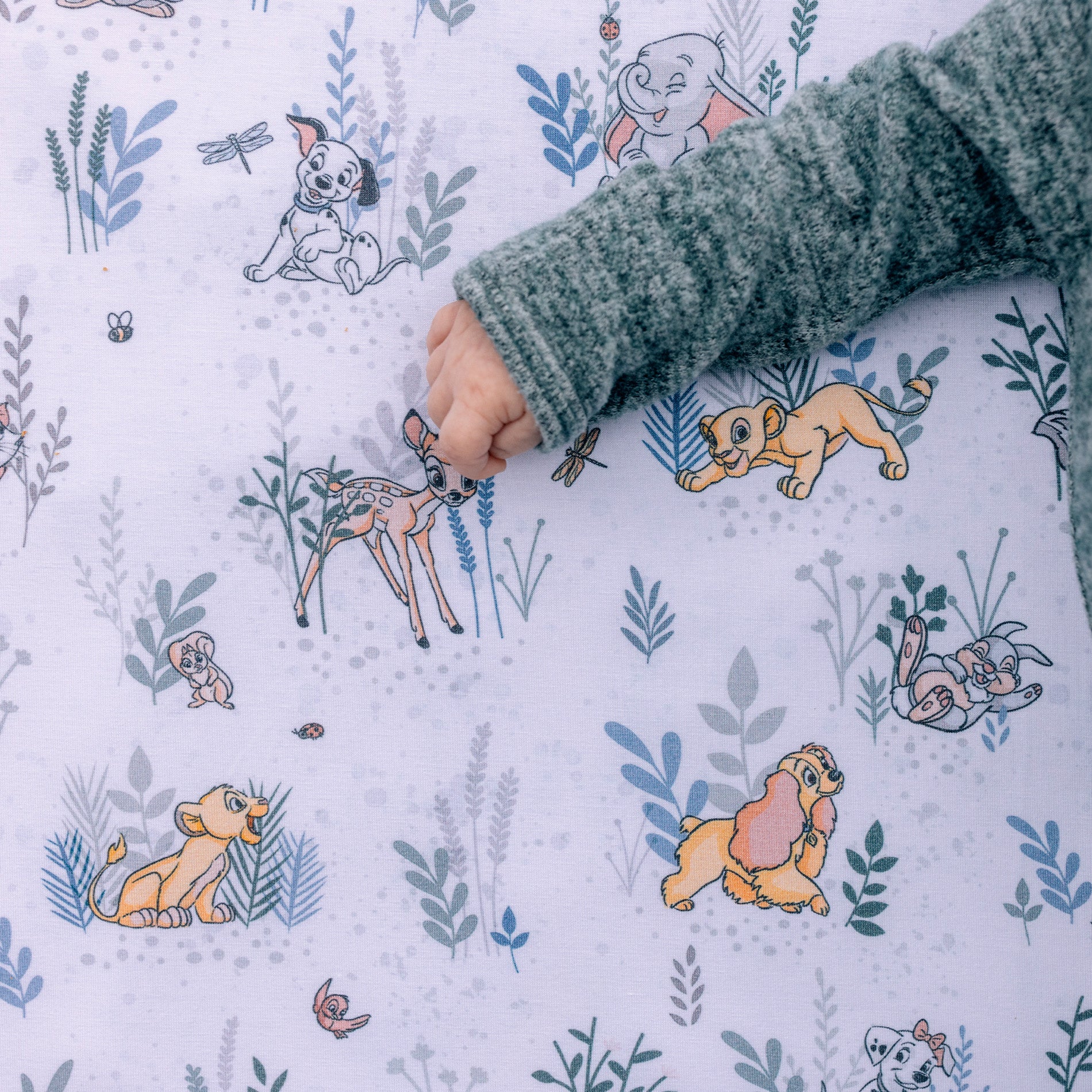 DISNEY CLASSIC CREW BLANKET