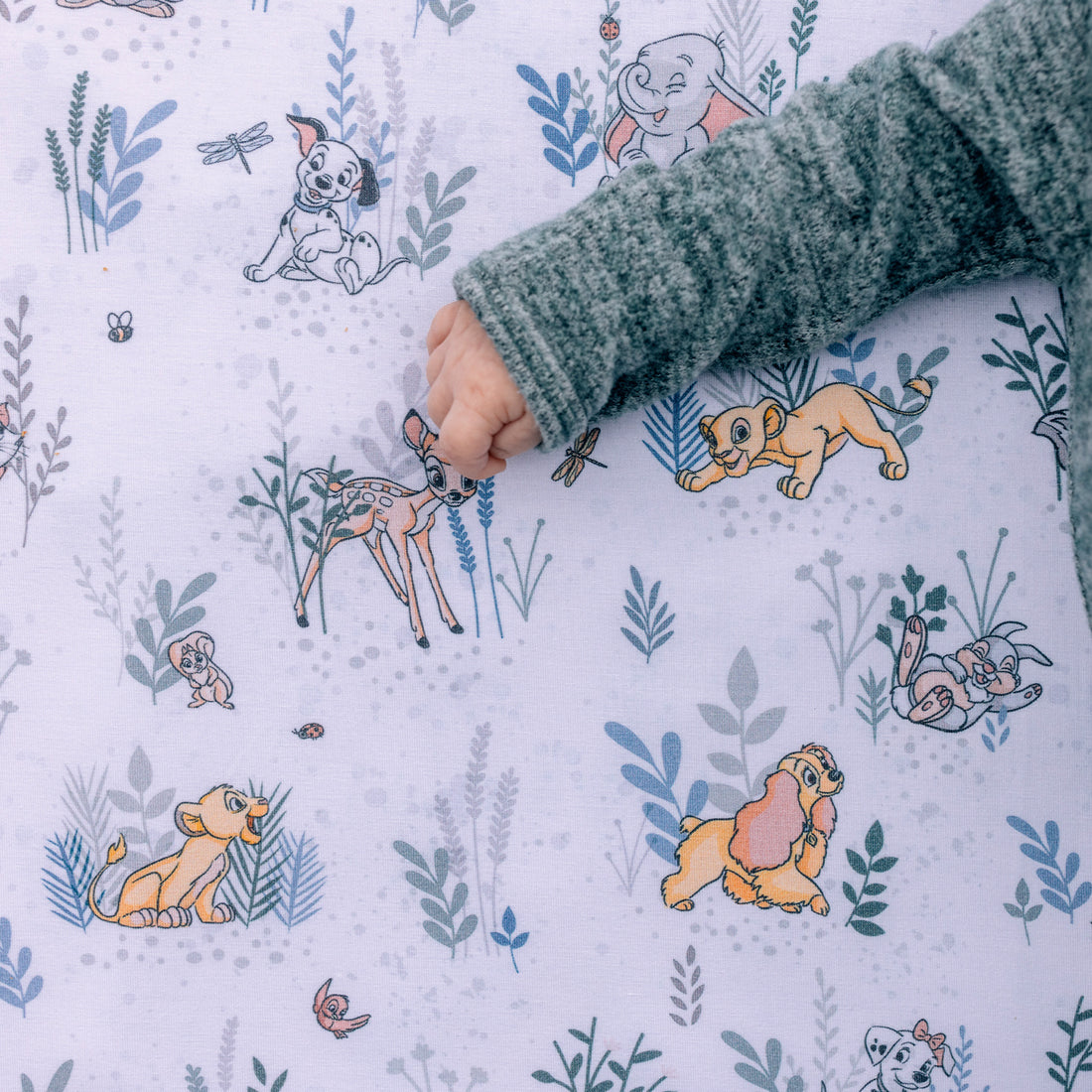 DISNEY CLASSIC CREW BLANKET