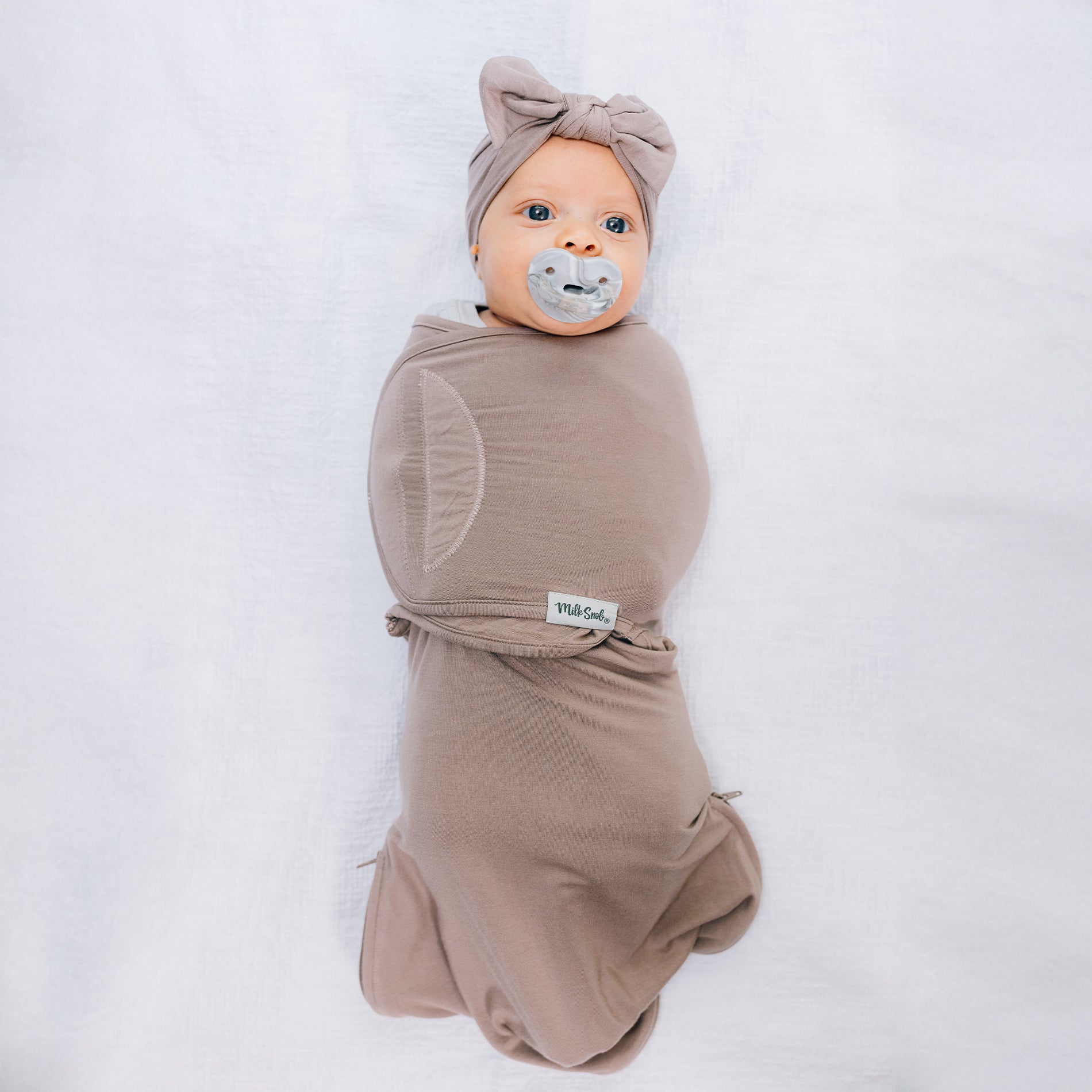 MOCHA SWADDLE