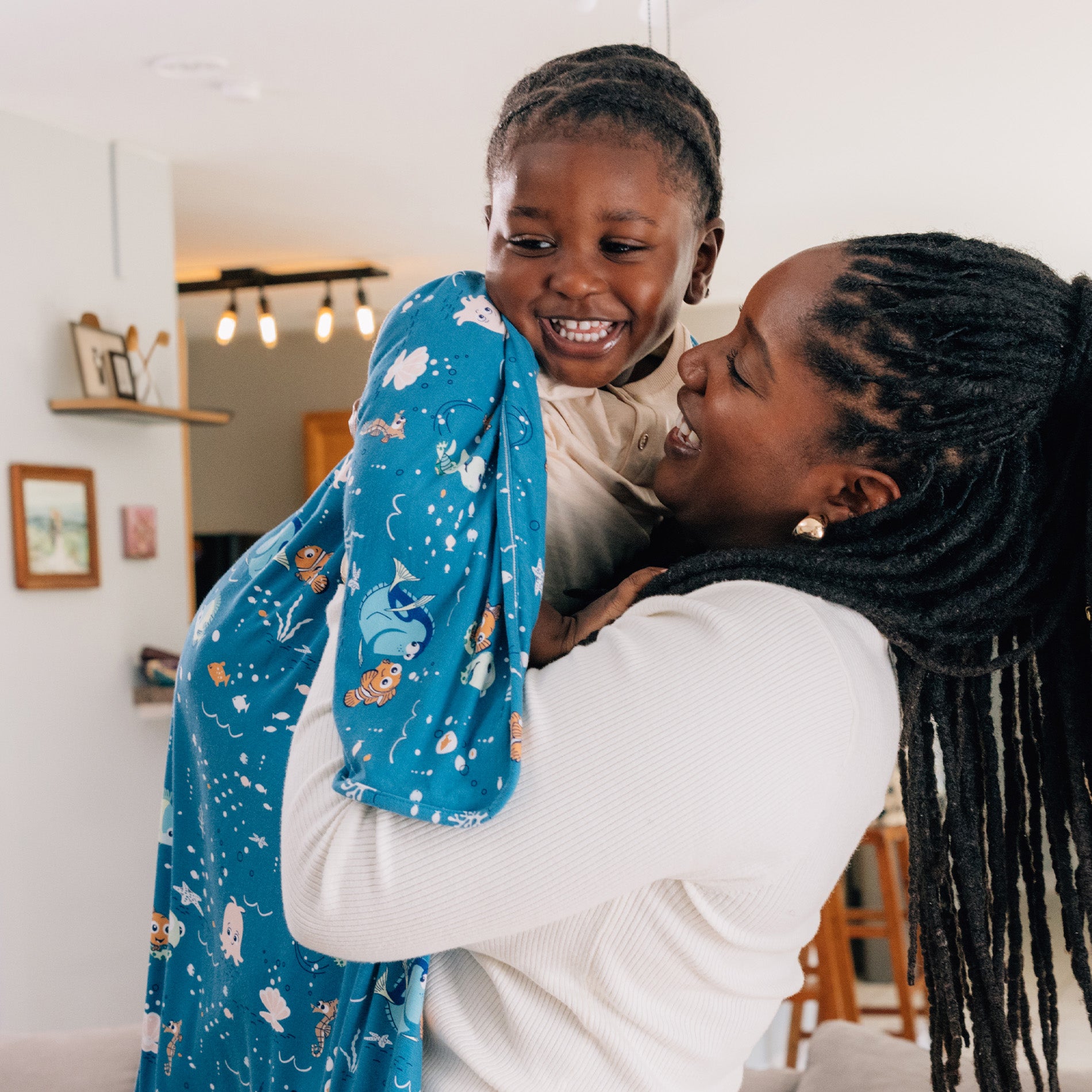 DISNEY AND PIXAR FINDING NEMO OVERSIZED BLANKET