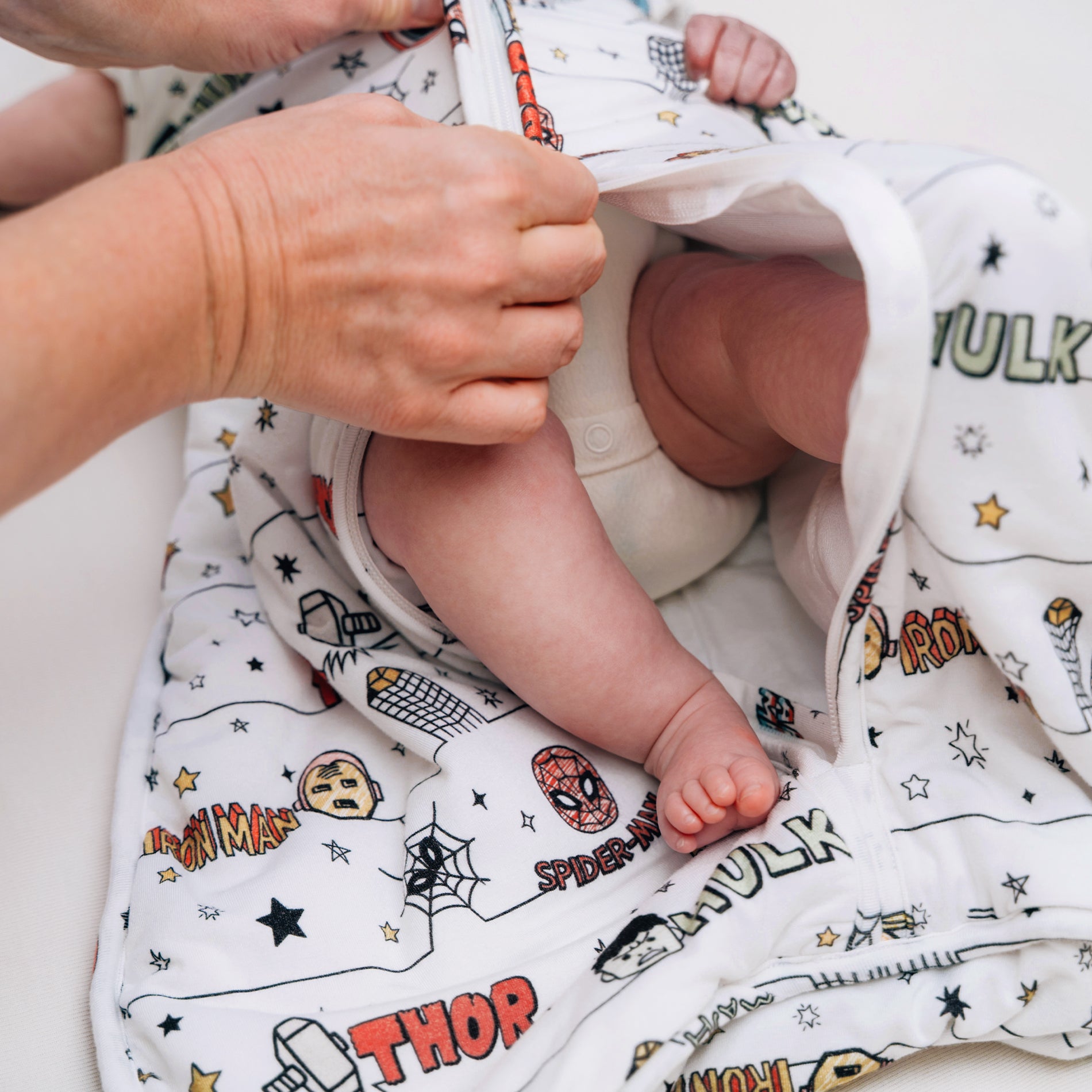 MARVEL STRIPE SLEEP BAG
