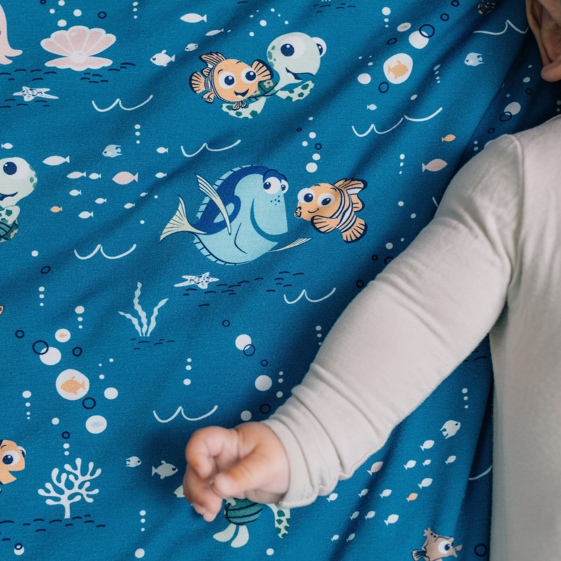 DISNEY AND PIXAR FINDING NEMO BLANKET