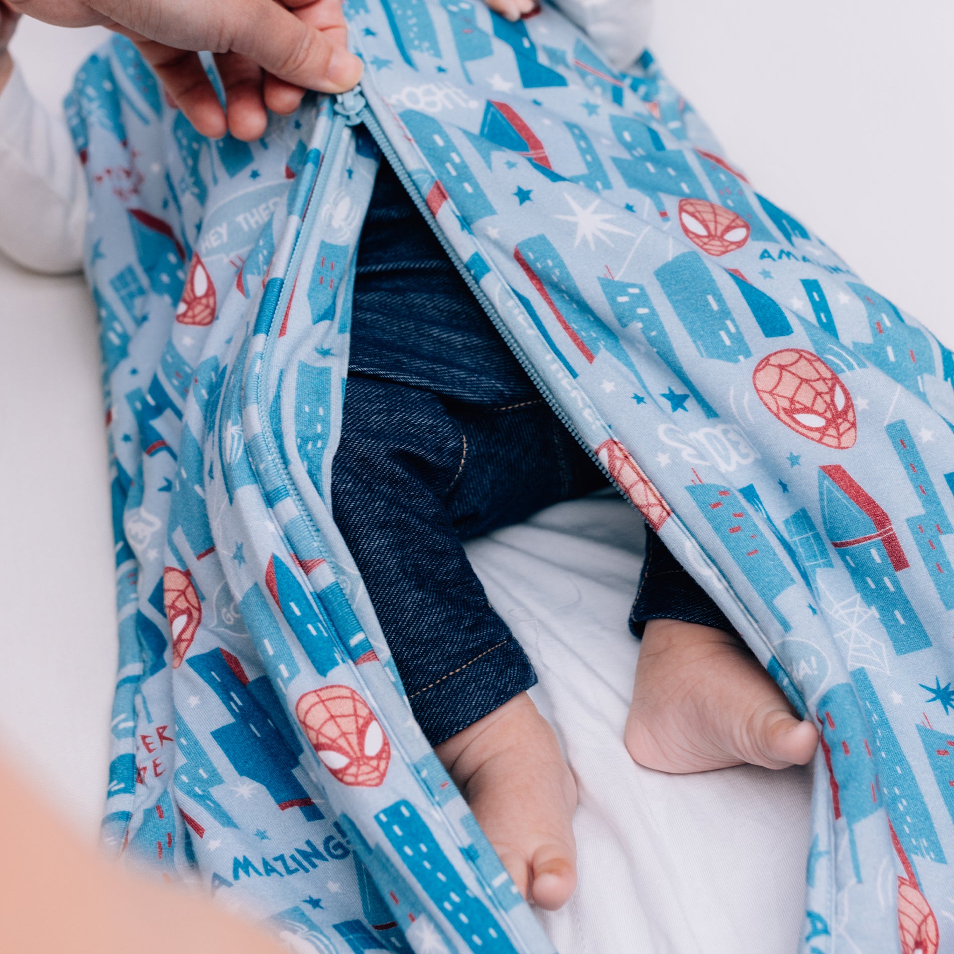 MARVEL SPIDER-MAN CITY SLEEP BAG